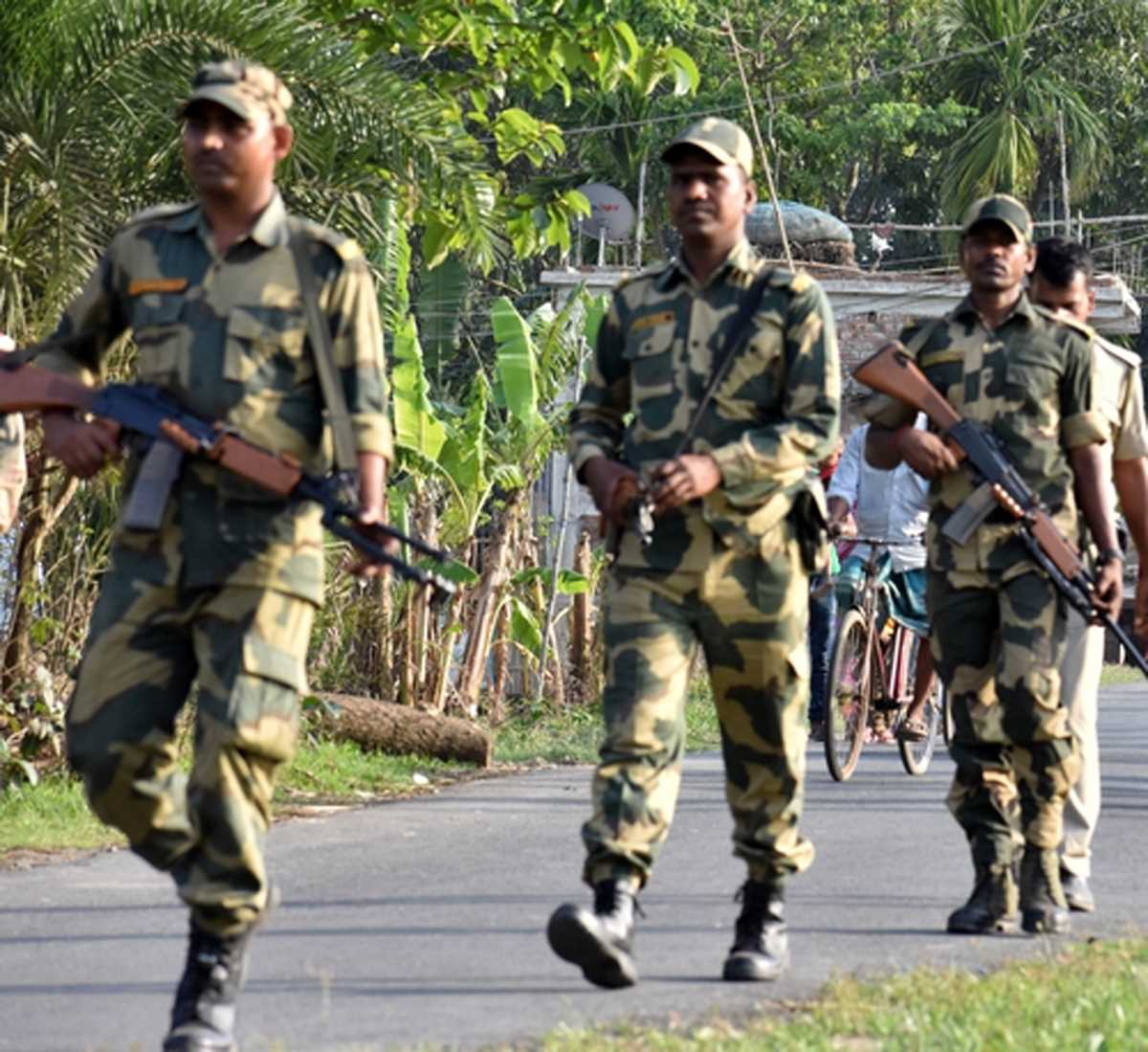 बीएसएफ ने बांग्लादेश सीमा पर चांदी के गहनों की तस्करी को किया नाकाम